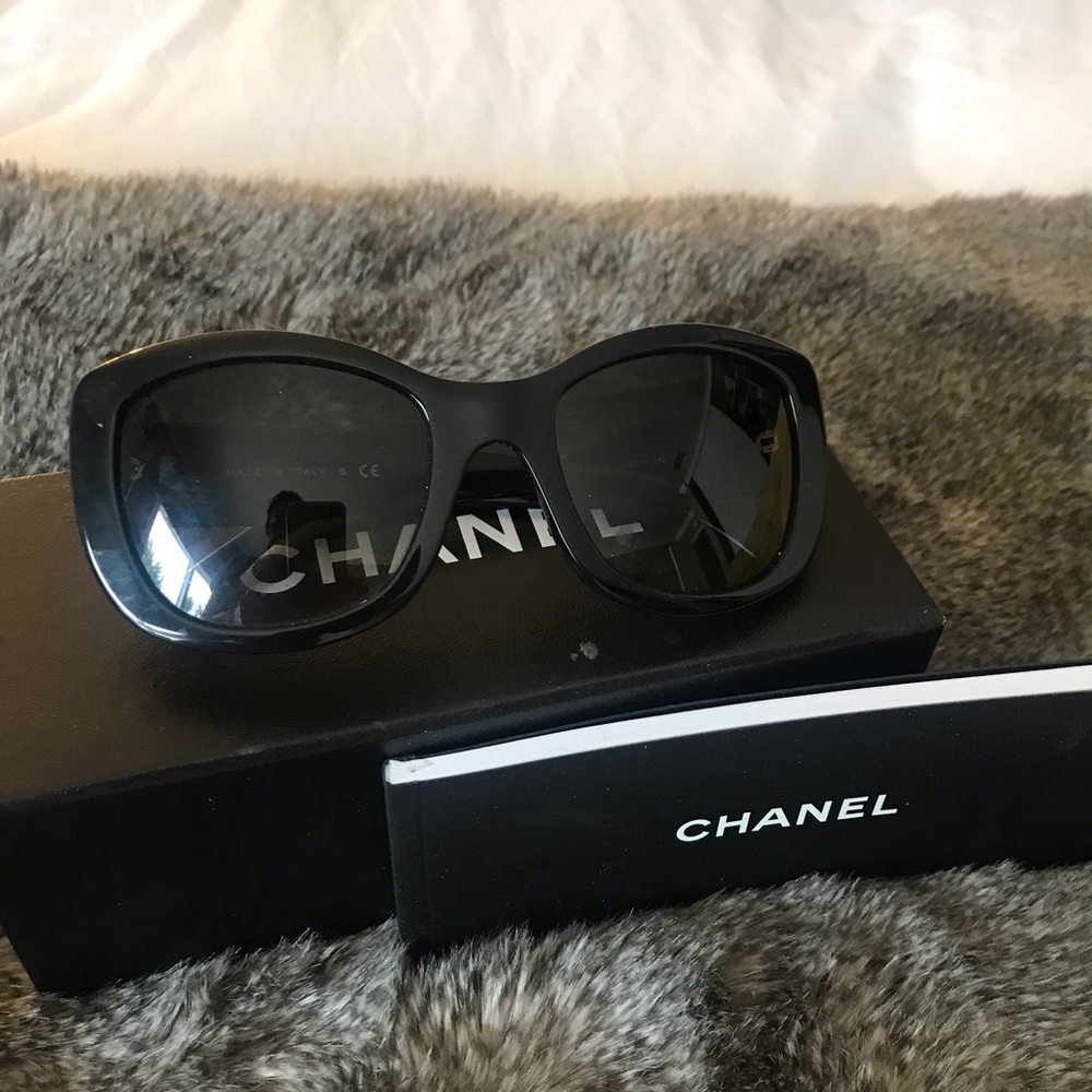 Chanel sun glasses